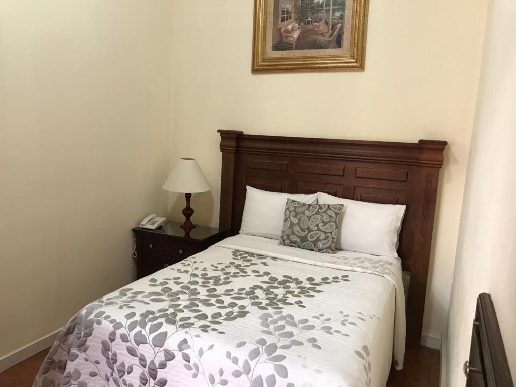Hotel Casona Misiones เกเรตาโร ภายนอก รูปภาพ