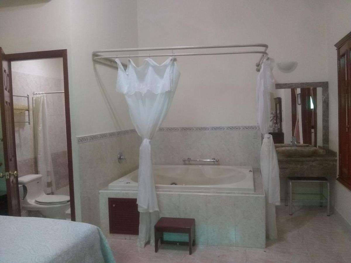 Hotel Casona Misiones เกเรตาโร ภายนอก รูปภาพ