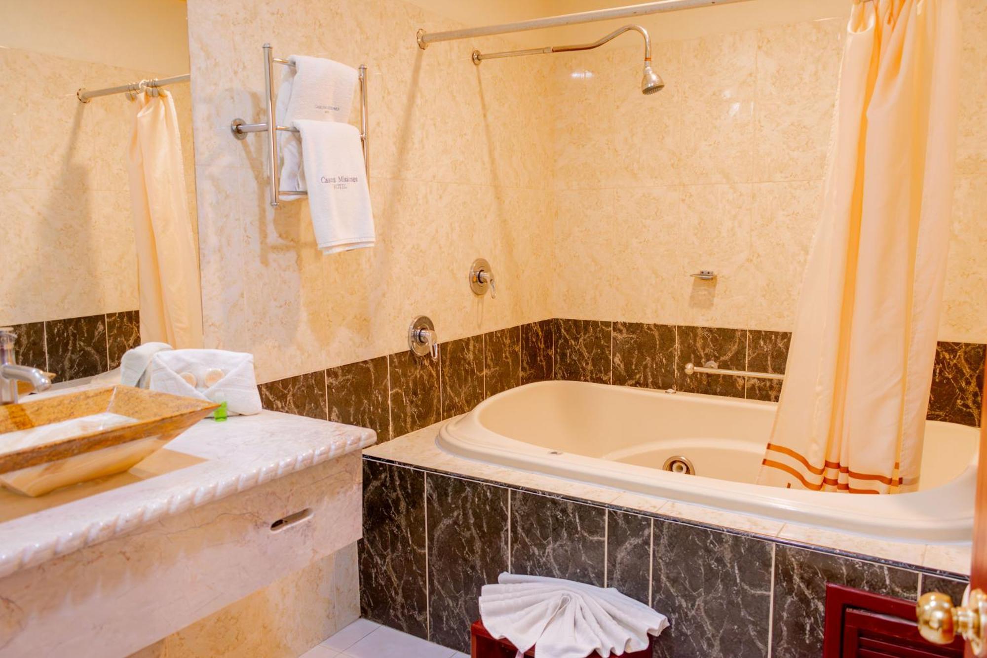 Hotel Casona Misiones เกเรตาโร ภายนอก รูปภาพ