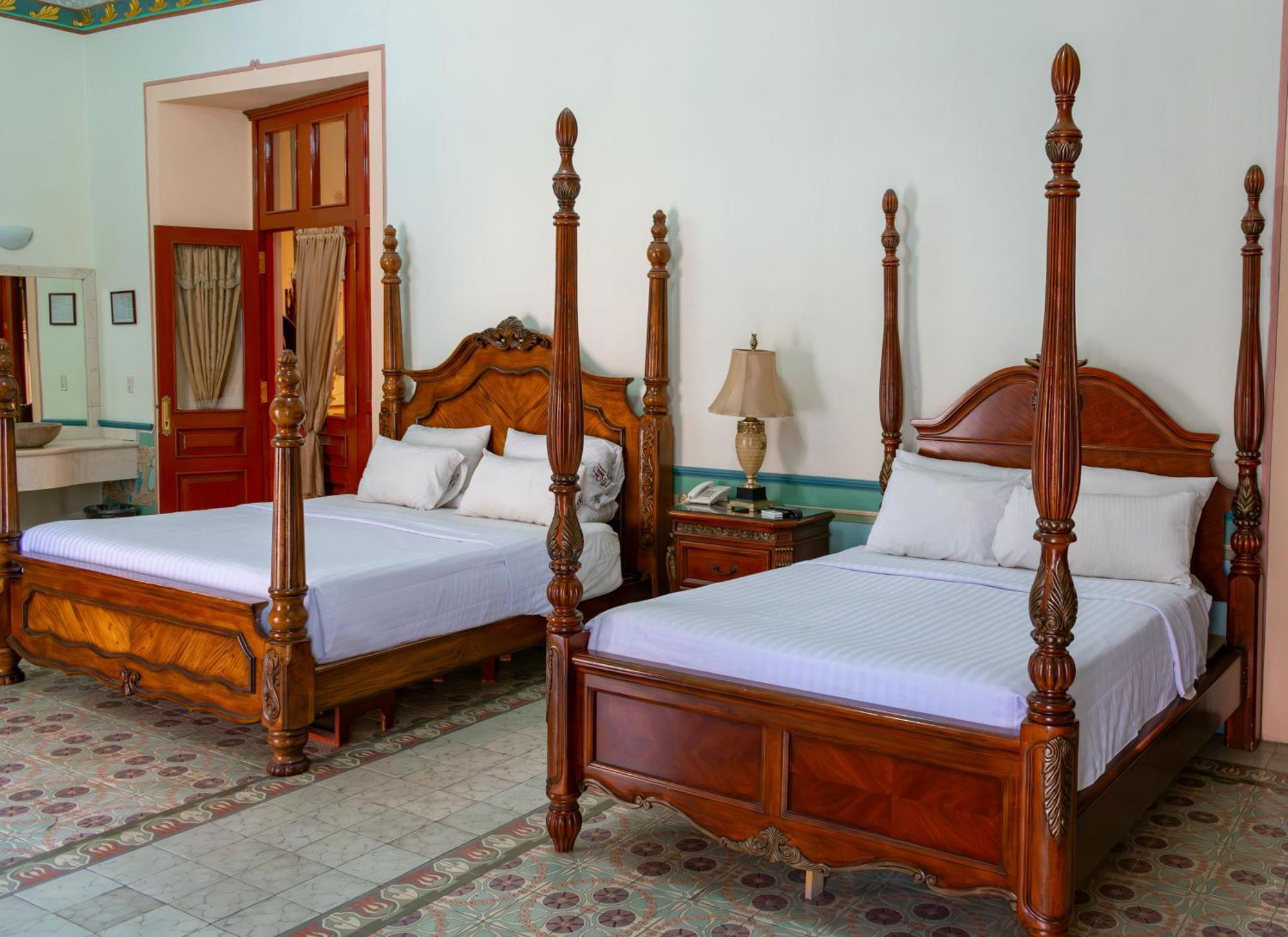 Hotel Casona Misiones เกเรตาโร ภายนอก รูปภาพ
