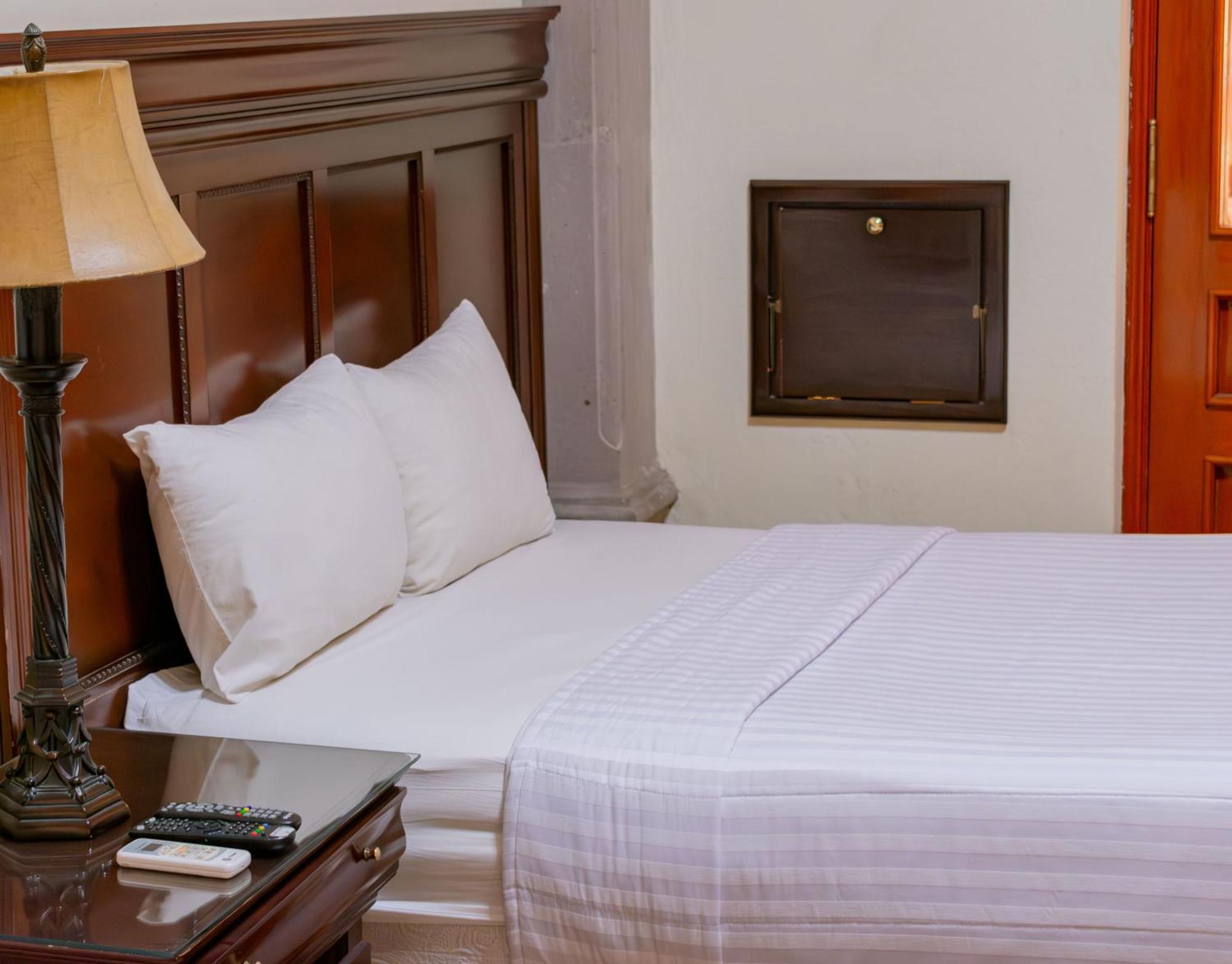 Hotel Casona Misiones เกเรตาโร ภายนอก รูปภาพ